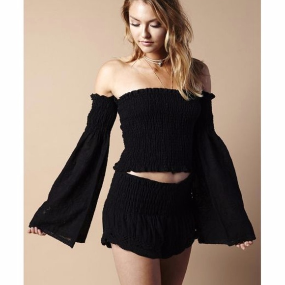 Winston White Tops - 🍒NWT🍒 Winston White off shoulder boho top